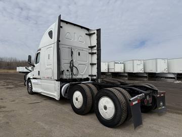 2023 FREIGHTLINER CASCADIA · Thumb 10