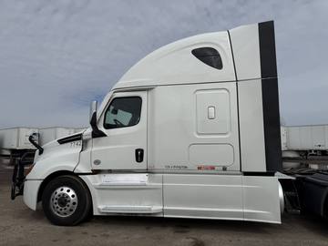 2023 FREIGHTLINER CASCADIA · Thumb 11