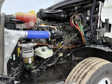 2023 FREIGHTLINER CASCADIA · Thumb 21