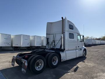 2024 VOLVO VNL860 · Thumb 4