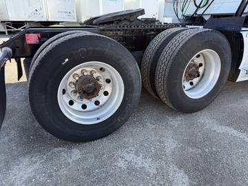 2024 VOLVO VNL860 · Thumb 5