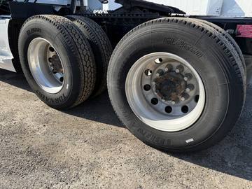 2024 VOLVO VNL860 · Thumb 9