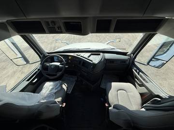 2024 VOLVO VNL860 · Thumb 14