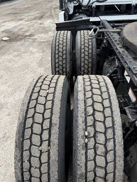 2023 FREIGHTLINER CASCADIA · Thumb 8