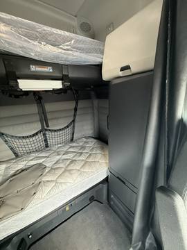 2023 FREIGHTLINER CASCADIA · Thumb 16