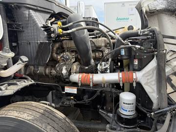 2023 FREIGHTLINER CASCADIA · Thumb 19