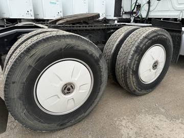 2023 FREIGHTLINER CASCADIA · Thumb 5