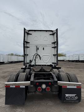 2023 FREIGHTLINER CASCADIA · Thumb 7