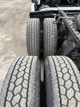 2023 FREIGHTLINER CASCADIA · Thumb 8