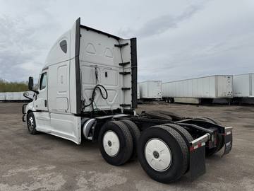 2023 FREIGHTLINER CASCADIA · Thumb 10