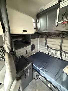 2023 FREIGHTLINER CASCADIA · Thumb 16