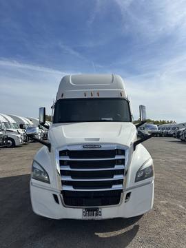2023 FREIGHTLINER CASCADIA · Thumb 2