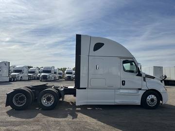 2023 FREIGHTLINER CASCADIA · Thumb 9