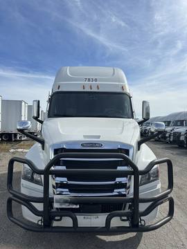 2023 FREIGHTLINER CASCADIA · Thumb 2