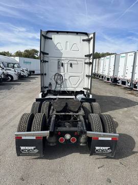 2023 FREIGHTLINER CASCADIA · Thumb 5