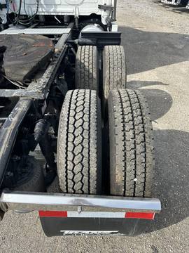 2023 FREIGHTLINER CASCADIA · Thumb 8