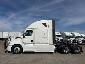 2024 FREIGHTLINER CASCADIA 126 · Thumb 3